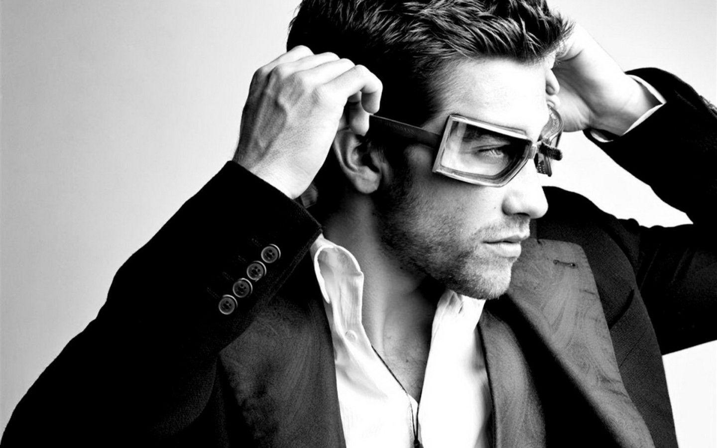 1440x900 Jake Gyllenhaal wallpaperx900