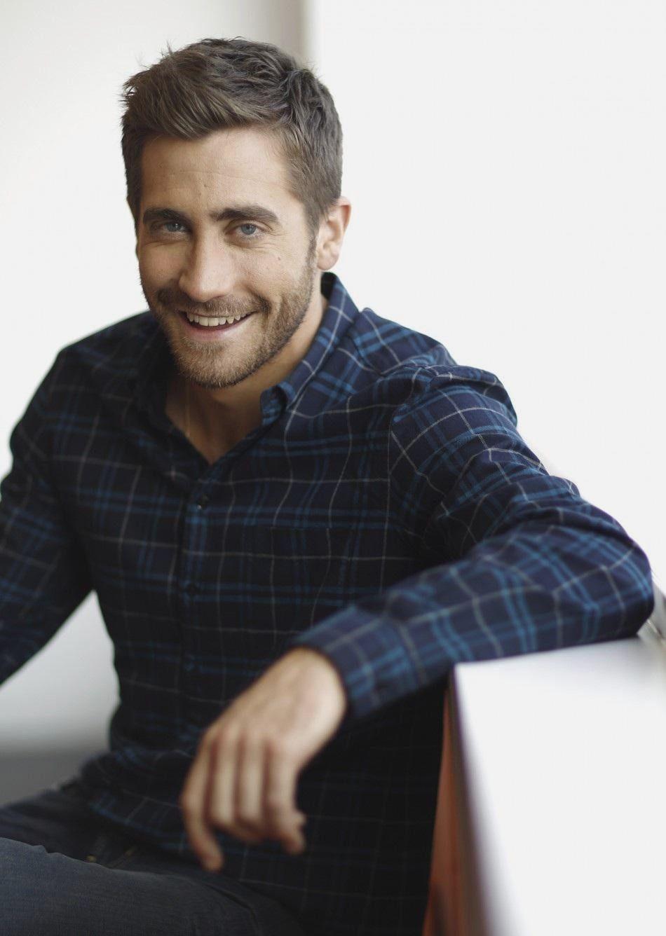 950x1336 Jake Gyllenhaal Wallpaper