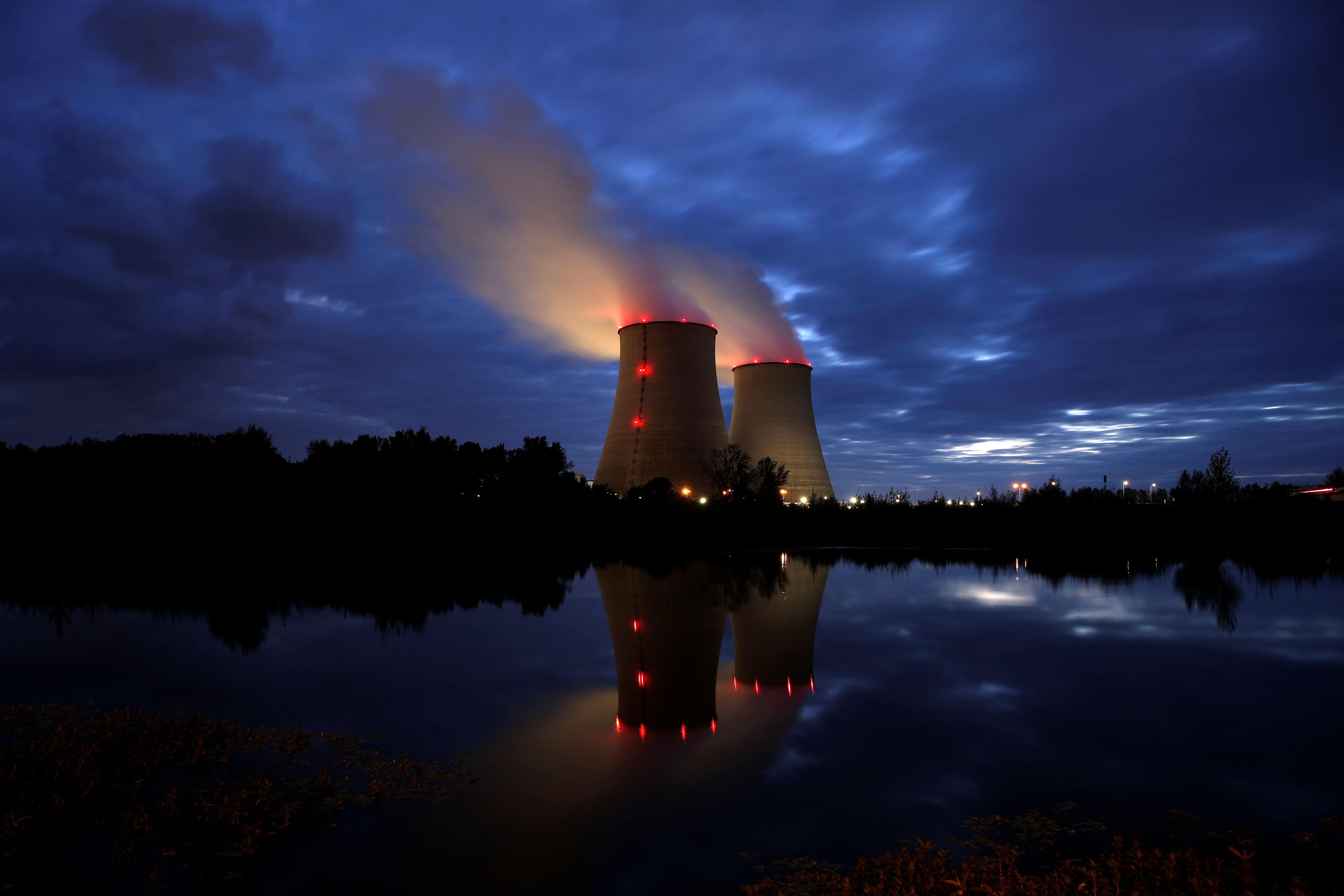 5472x3648 EU drafts plan to label gas and nuclear investments as green