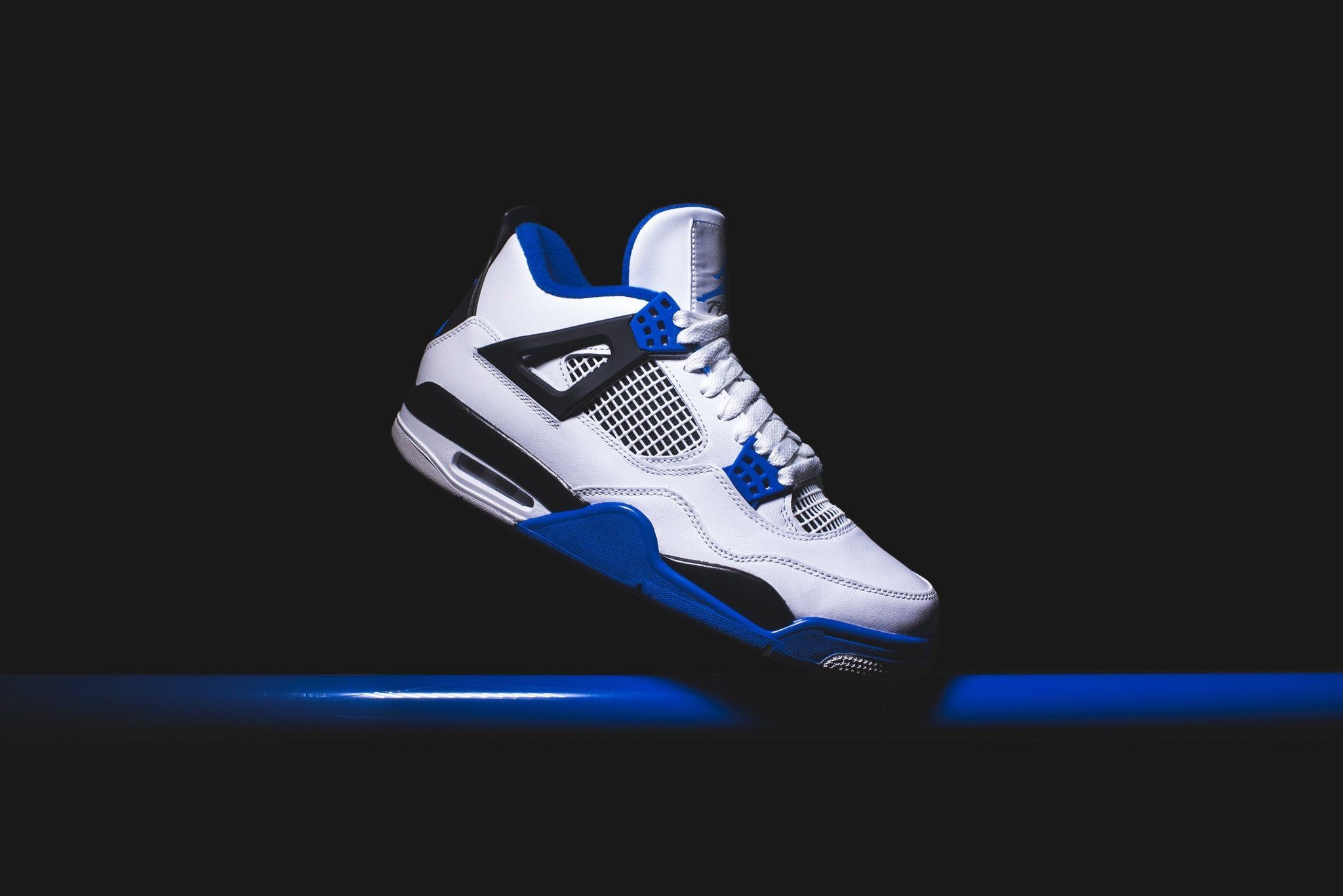 2048x1367 Nike Air Jordan Retro 4