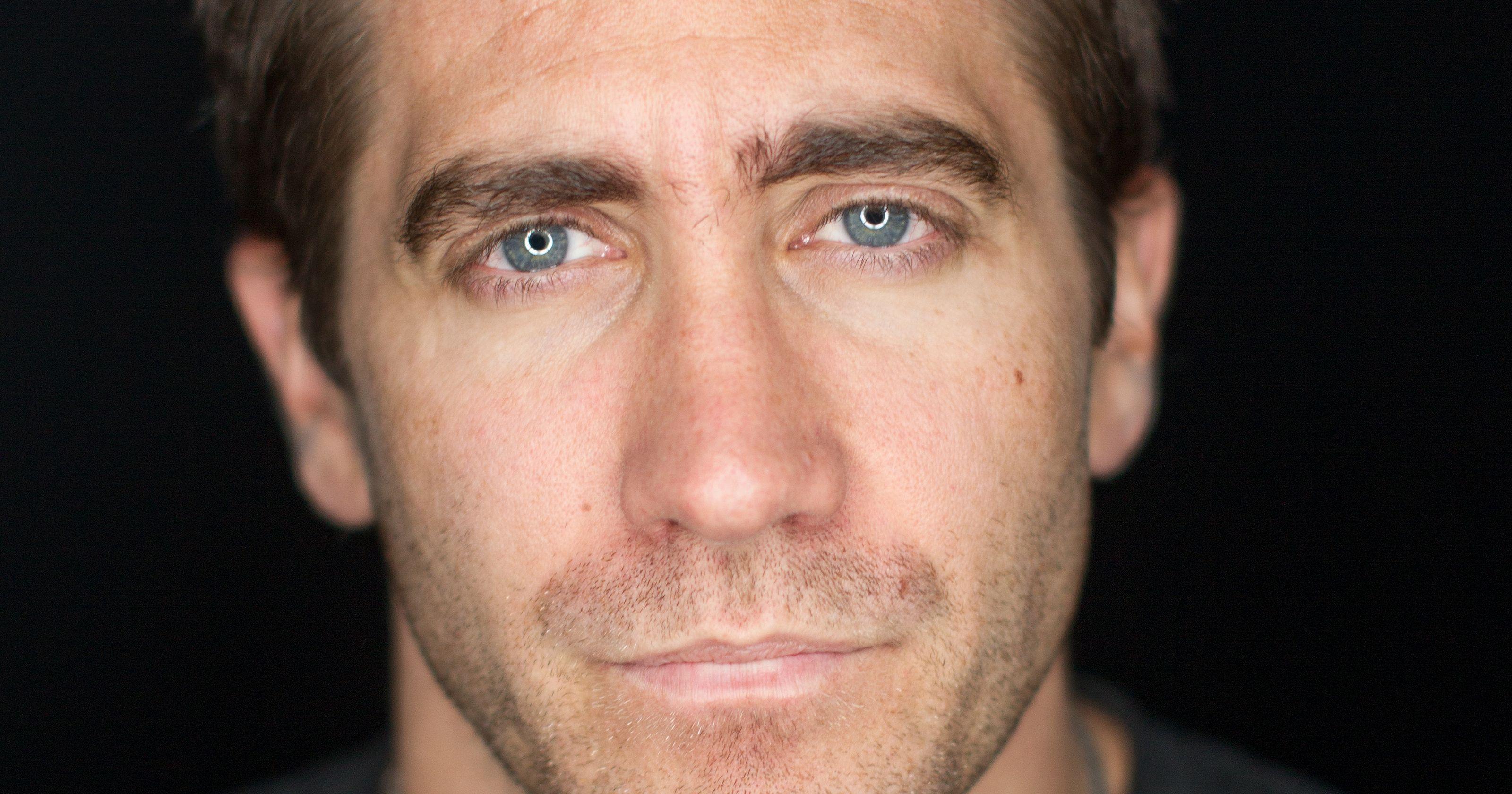 3200x1680 Jake Gyllenhaal Wallpaper HD