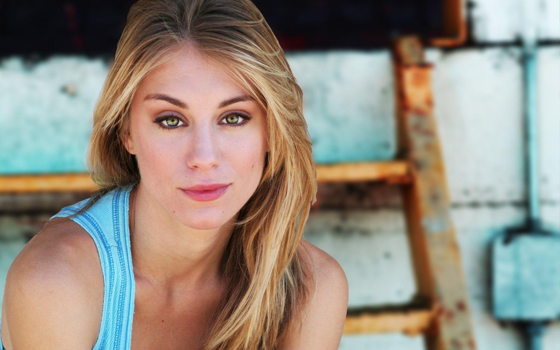 1920x1200 Jennifer Holland HD Background
