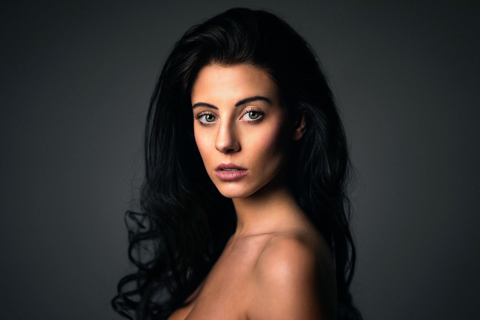 1920x1280 Jennifer Holland 4k HD Wallpaper