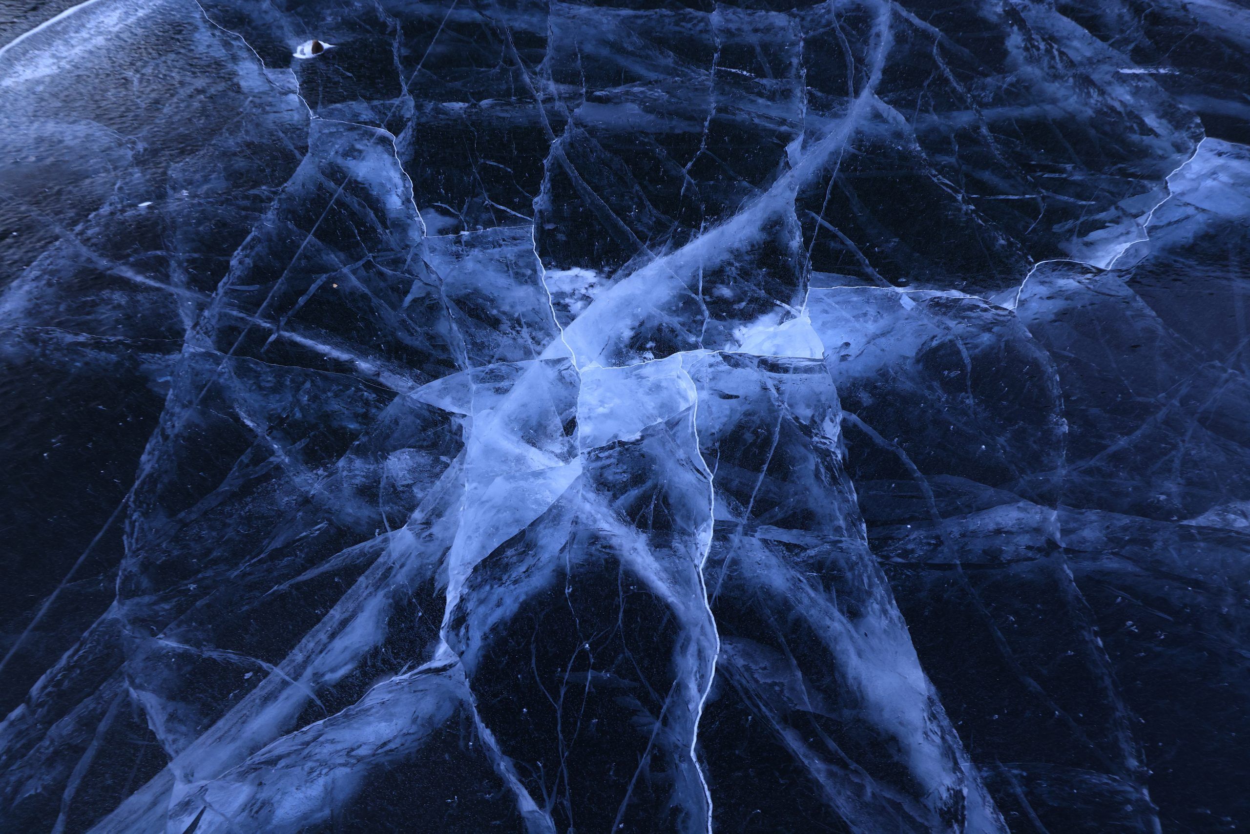 2560x1708 The Pleasures and Perils of a Frozen River Life Magazine