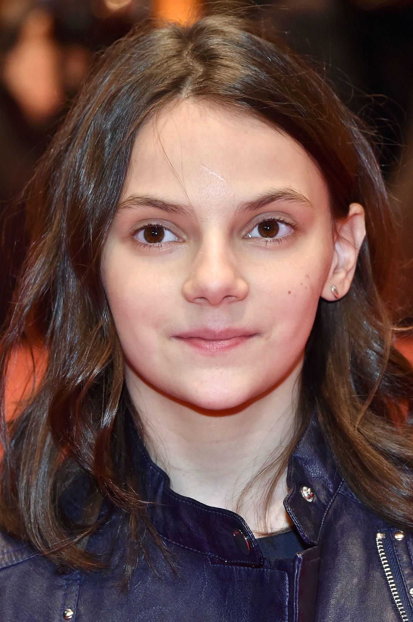 Dafne Keen Wallpapers Top Free Dafne Keen Backgrounds WallpaperAccess