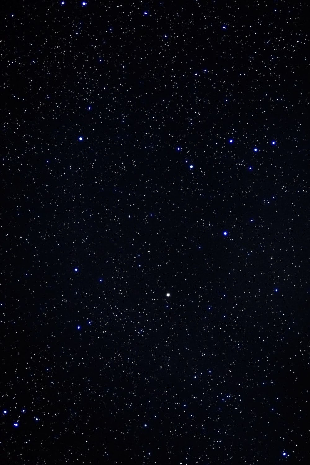 1000x1500 A starry night sky with Gallery Arcturus in the background photo