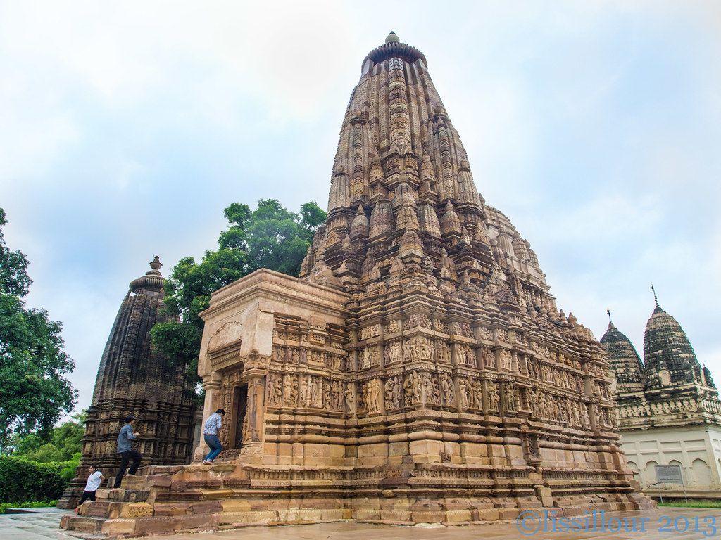 1024x768 Khajuraho temple UNESCO site.India. The fantastic site of