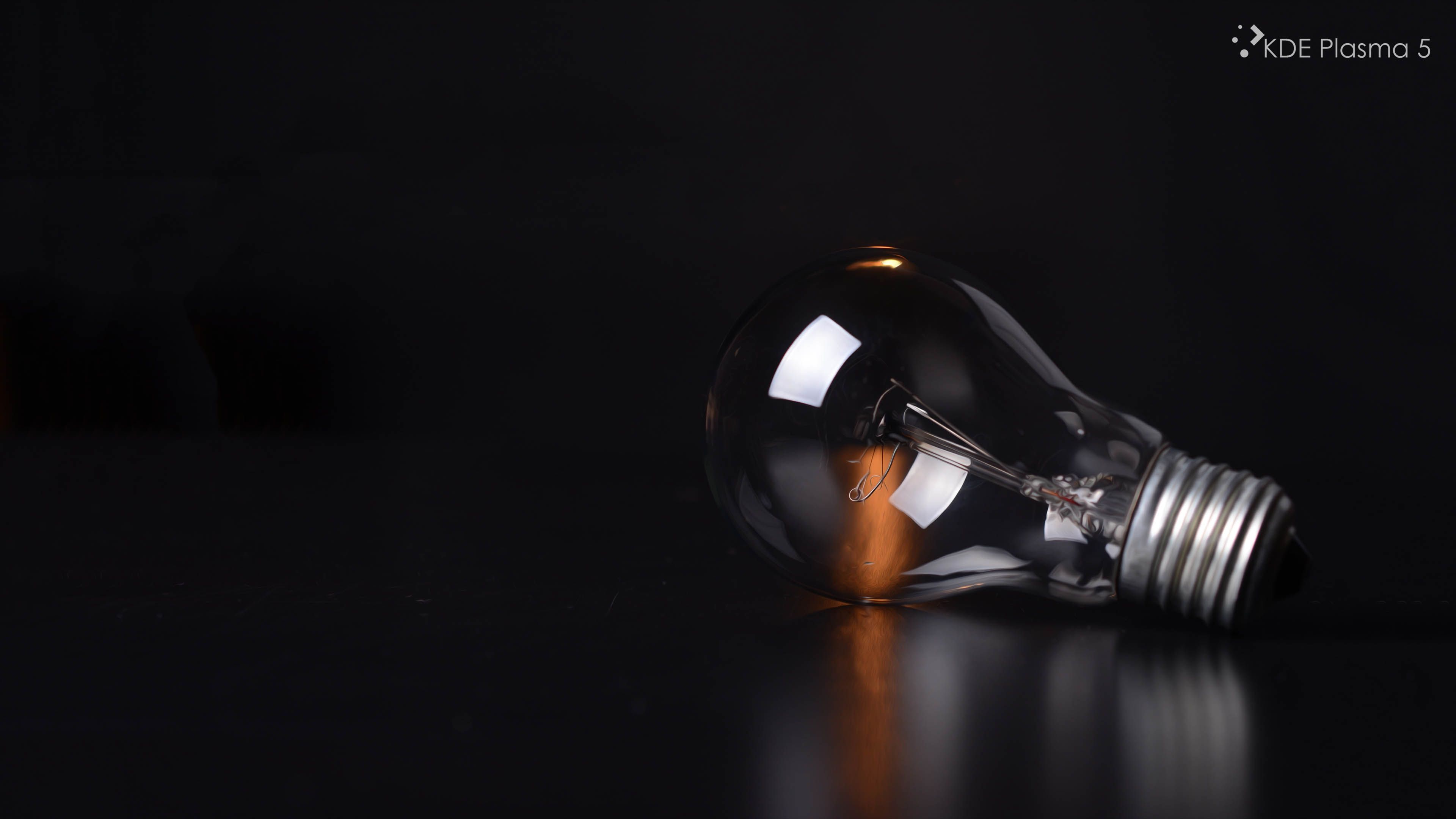 3840x2160 Light Bulb in Black [KDE Version] 4K Wallpaper