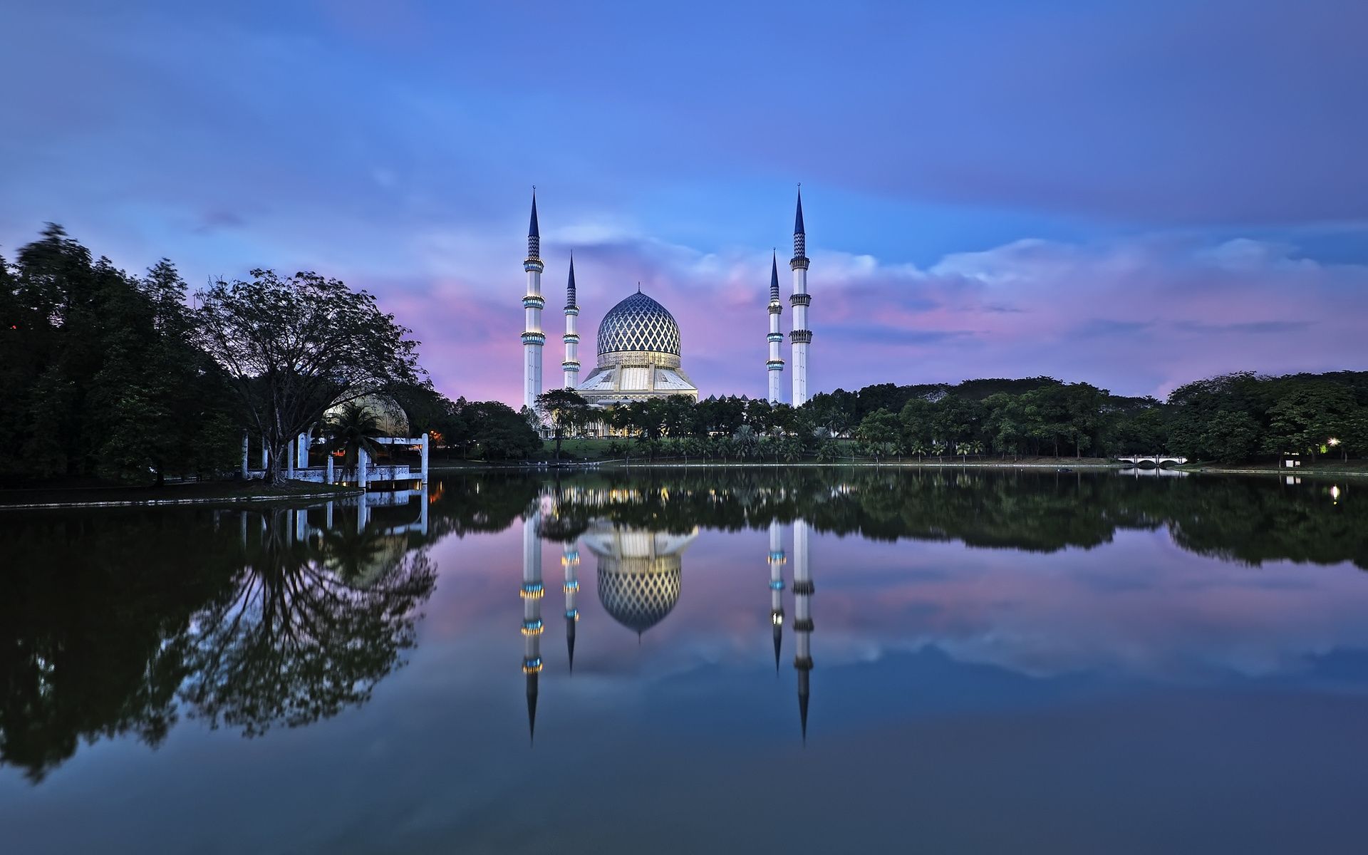 1920x1200 Religious Sultan Salahuddin Abdul Aziz Mosque HD Wallpaper