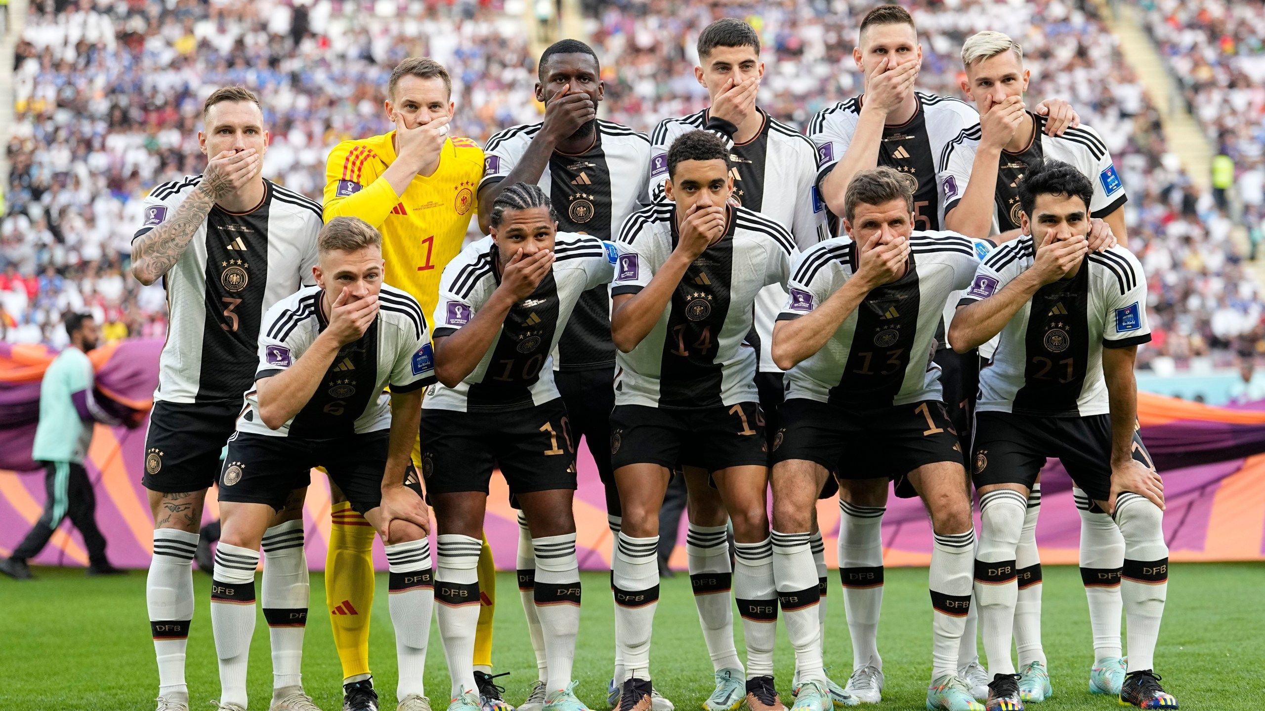 2560x1440 Germany players cover mouths at World Cup in FIFA protest