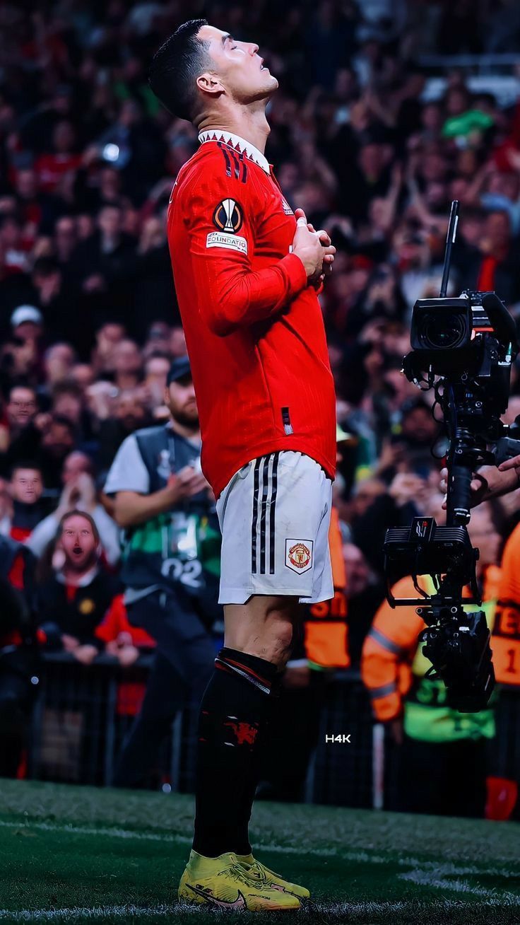 736x1308 Cristiano Ronaldo Manchester United Wallpaper HD. Cristiano ronaldo manchester, Cristiano ronaldo, Ronaldo