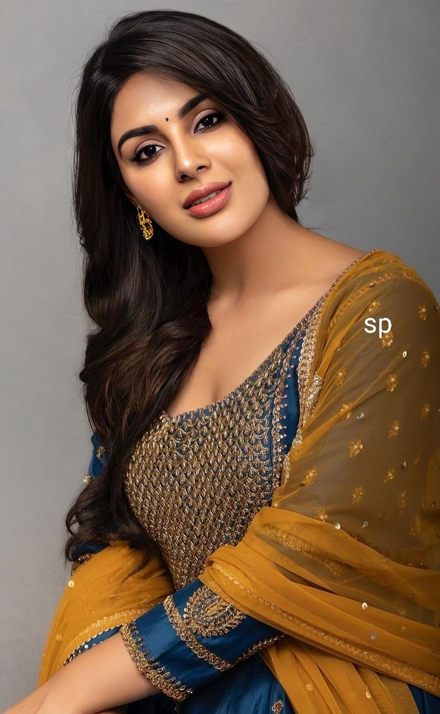 1472x2388 Samyukta menon Wallpaper Download