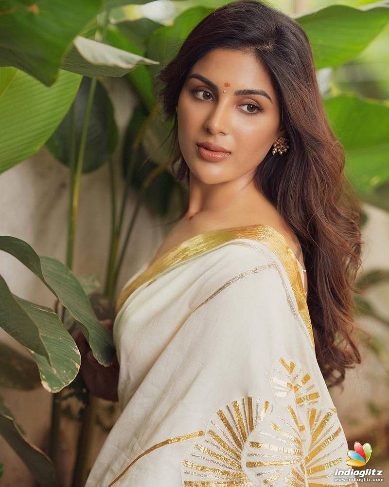 800x1000 Samyuktha Menon Photo Actress photo, image, gallery, stills and clips
