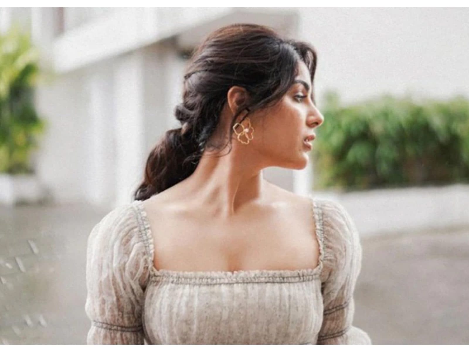 1600x1200 Actress Samyuktha Menon Looks Ethereal In These Dreamy Picture