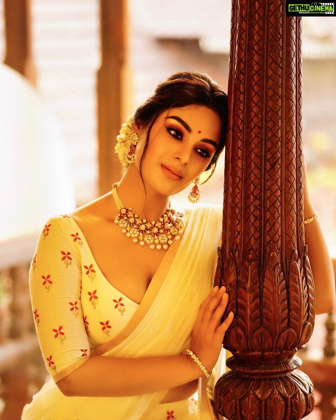 1080x1349 Actress Samyuktha Menon HD Photo and Wallpaper October 2019