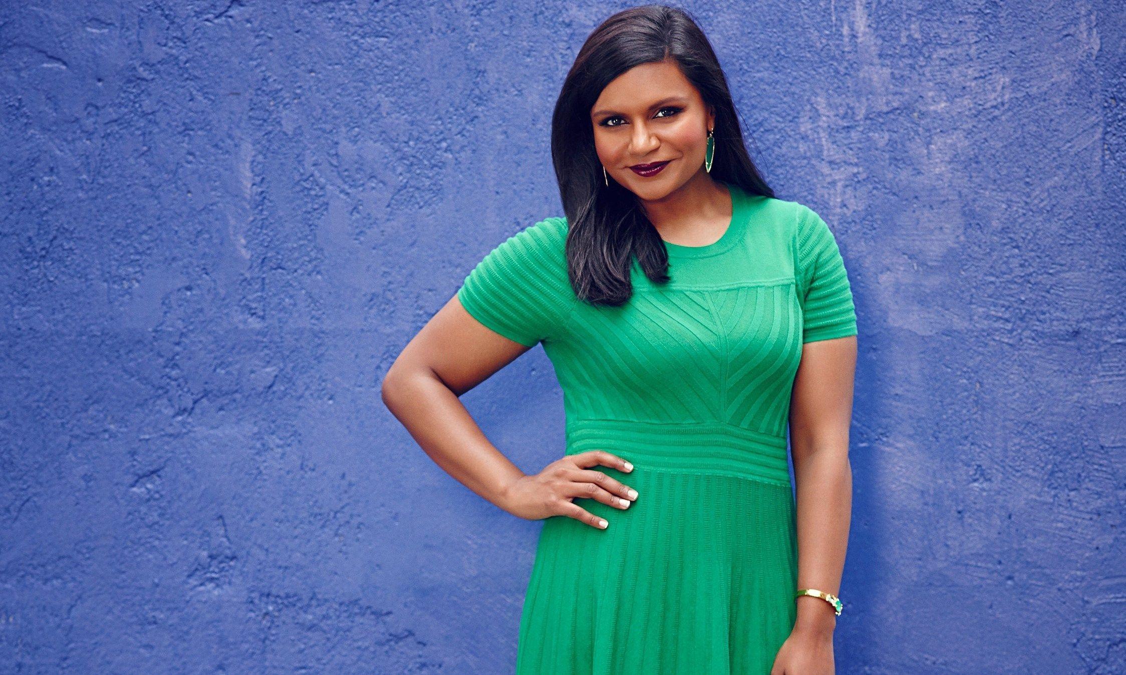 2248x1348 Mindy Kaling Wallpaper