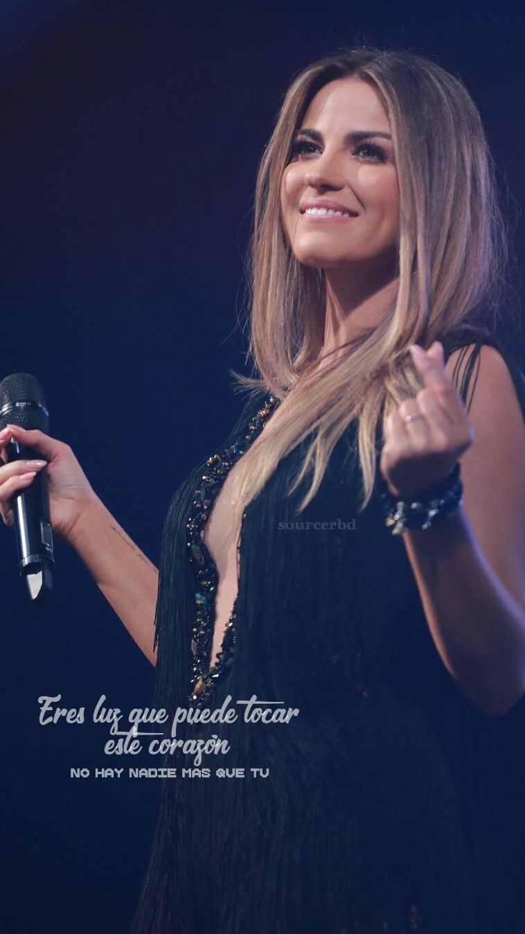 758x1348 maiteperroni #wallpaper #rbd. Maite perroni, Atrizes, Cabelo