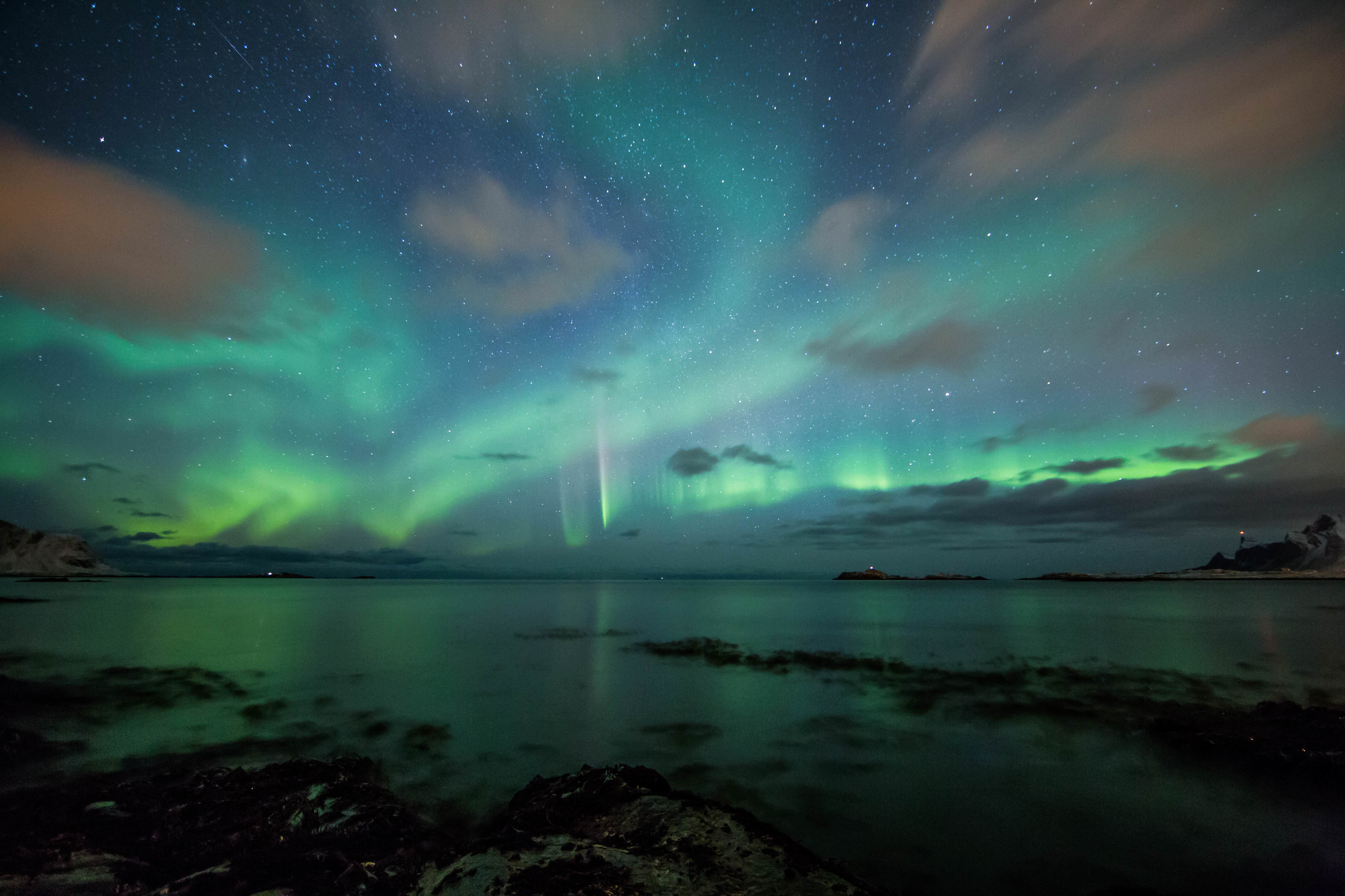 5760x3840 Aurora 4K wallpaper