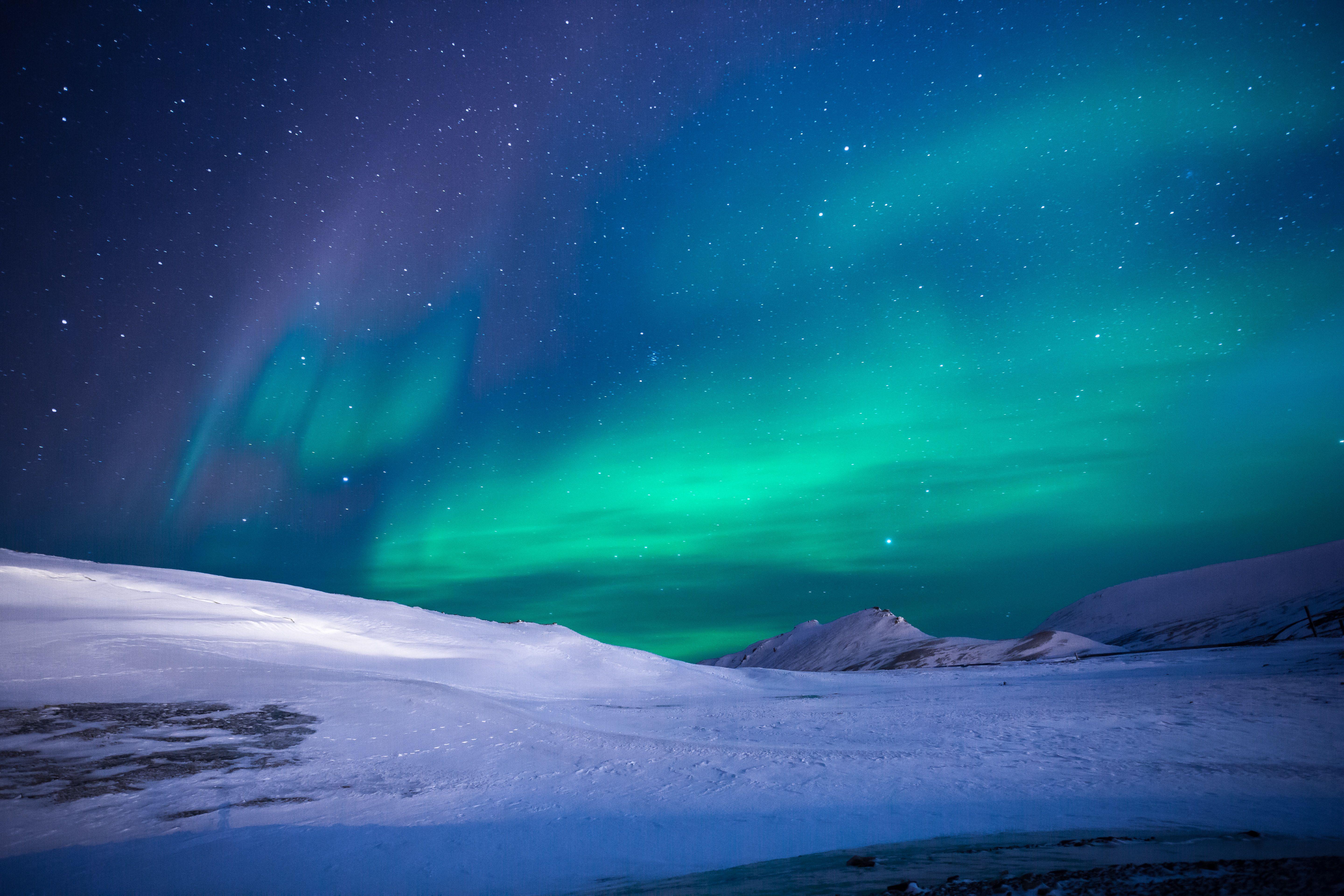 5760x3840 4K Ultra HD Aurora Borealis Wallpaper