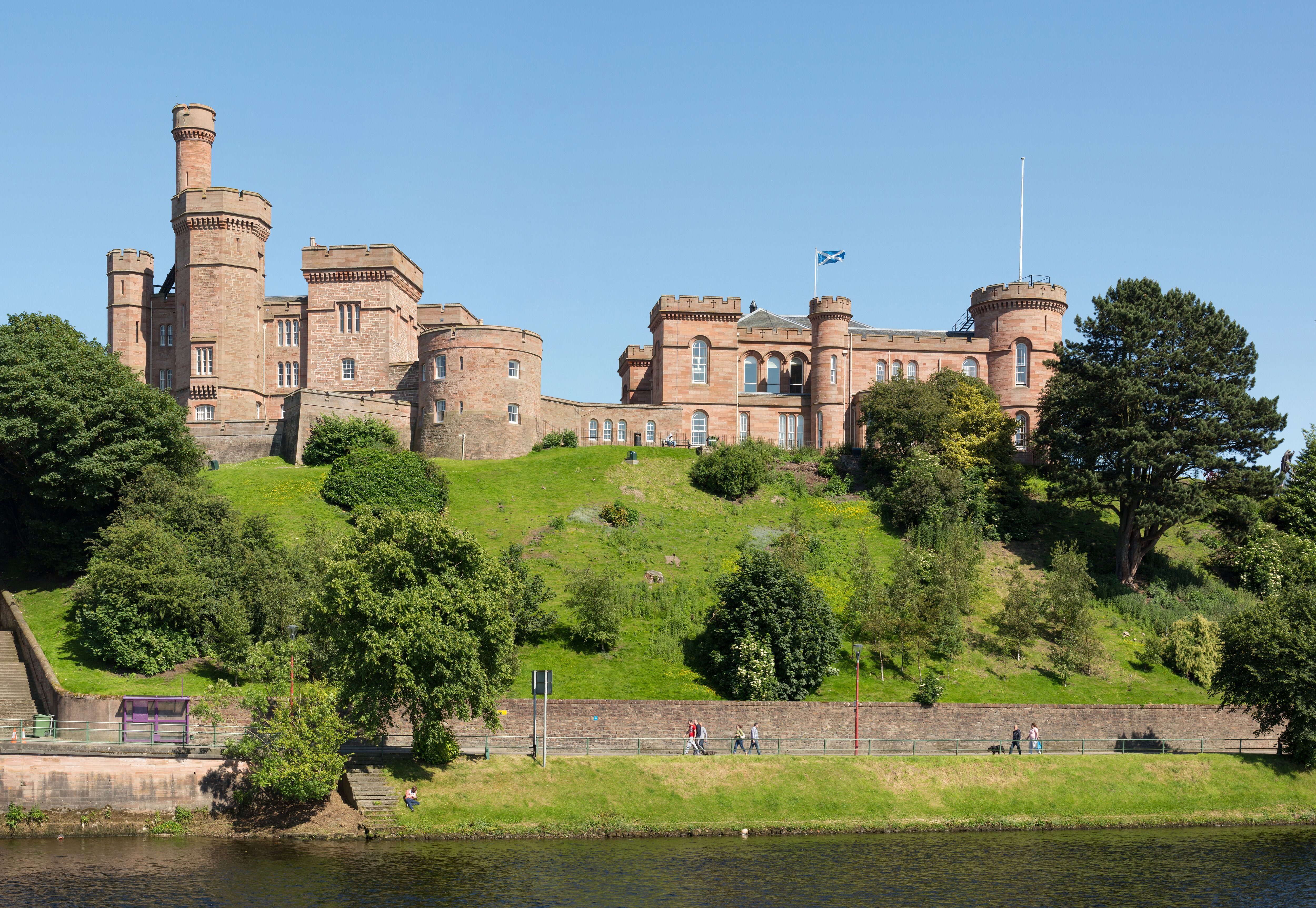 5000x3452 Inverness Castle