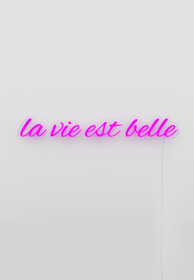 750x1080 La Vie Est Belle Neon Sign