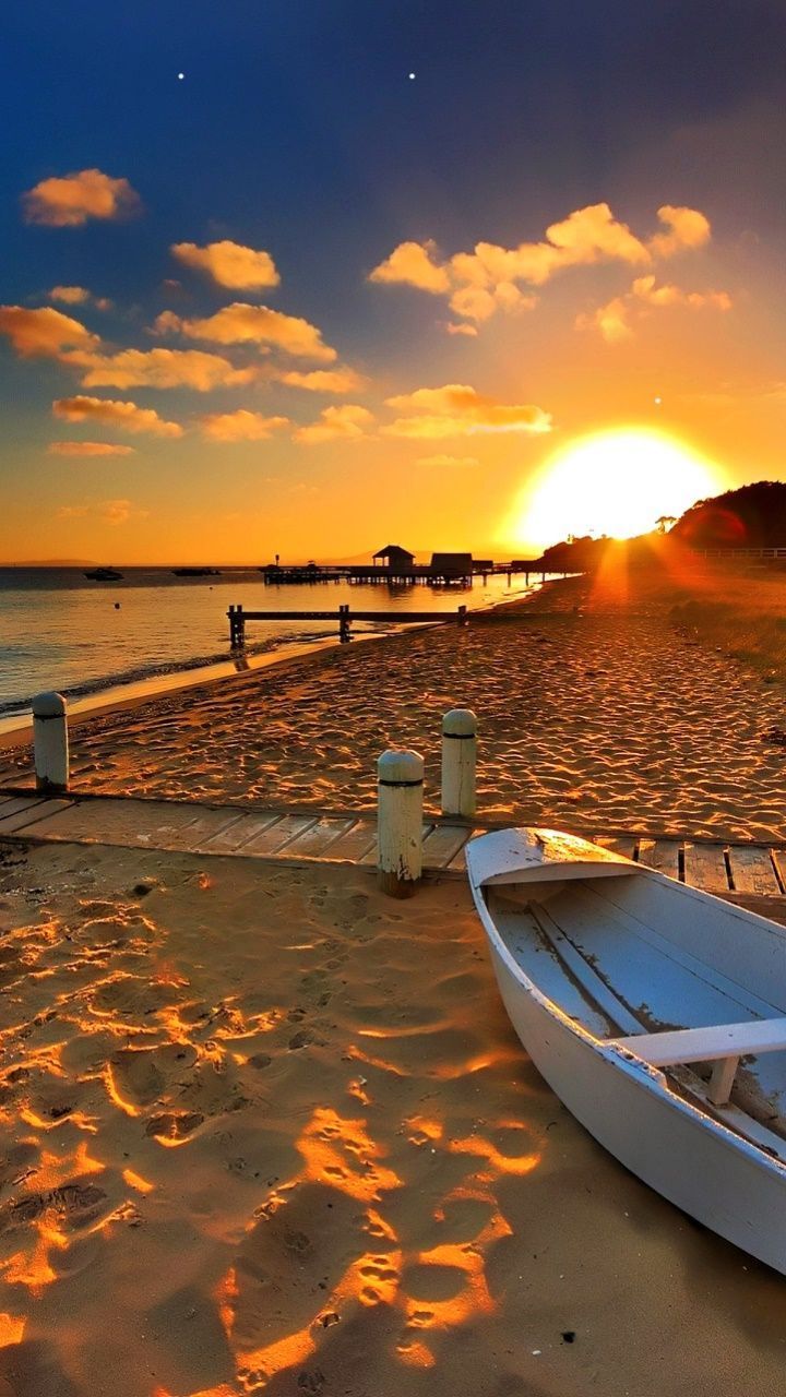 720x1280 Pretty Sunset Boat Wallpaper