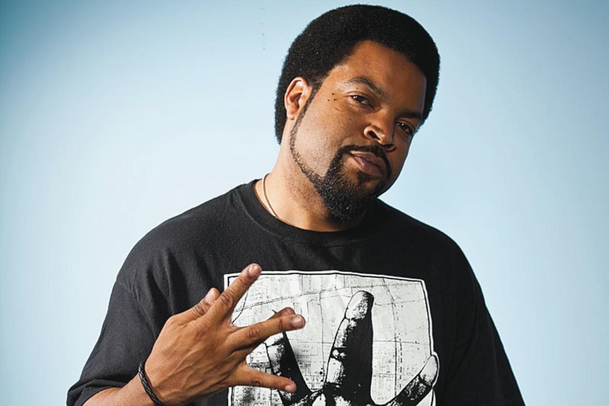 Ice cube текст. Ice Cube. Cube рэпер. Ice Cube американский рэпер. Айс Кьюб с афро.