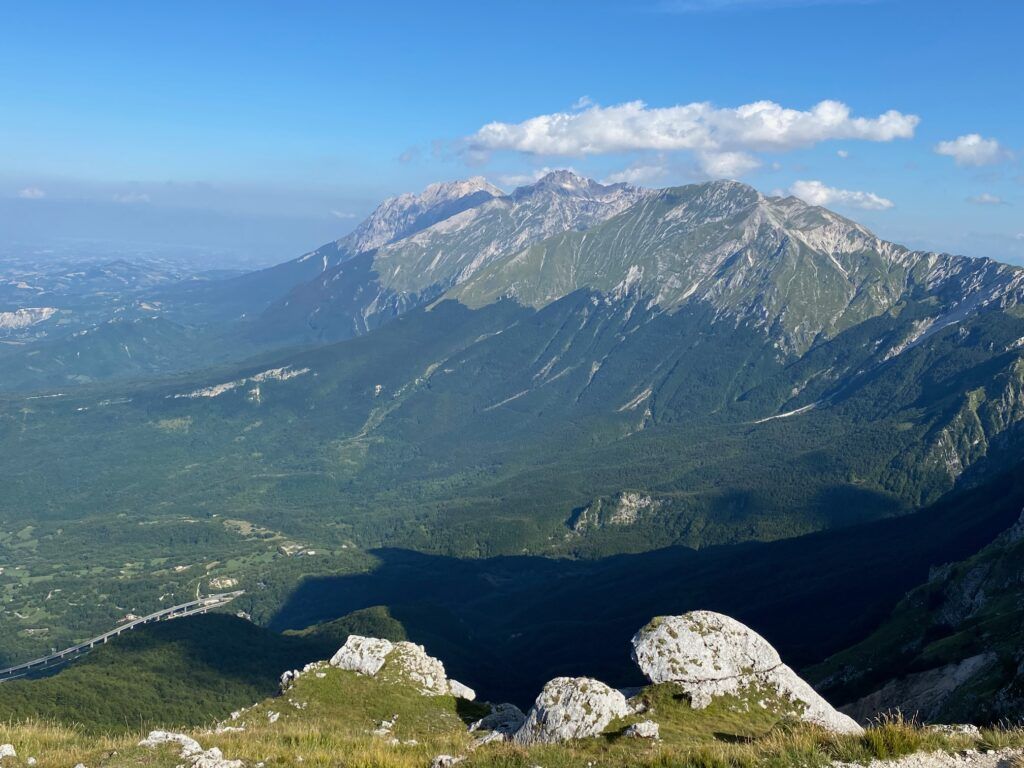 1024x768 Front Row Abruzzo: The Allure of Prati di Tivo