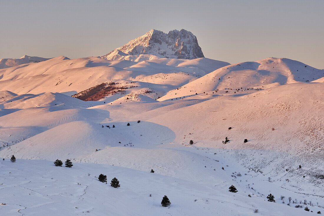 1100x733 Corno Grande peak at sunset in winter