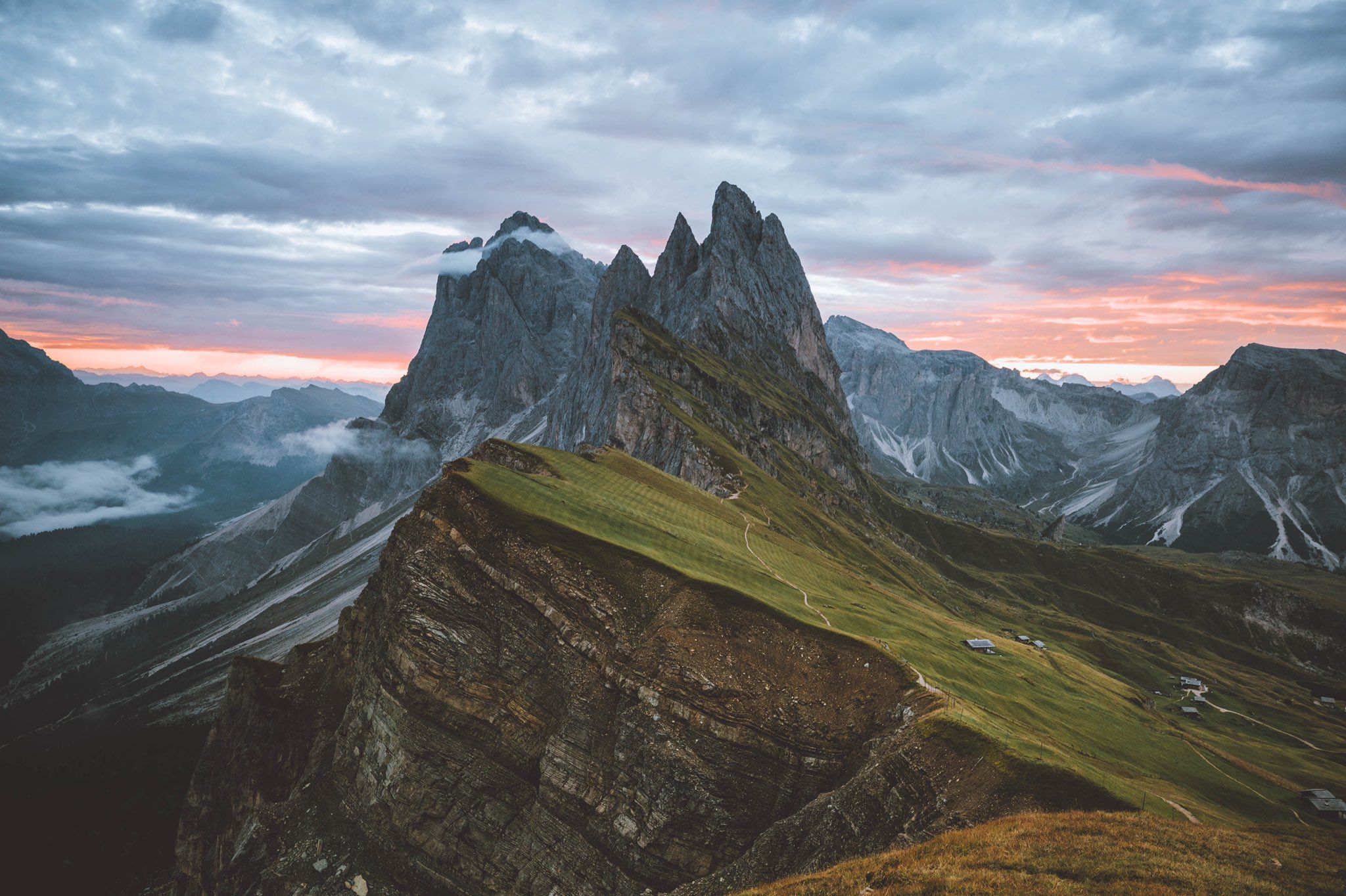 2048x1364 Giulia Gartner on X: GM ☕️ Some landscape shots from my backyard