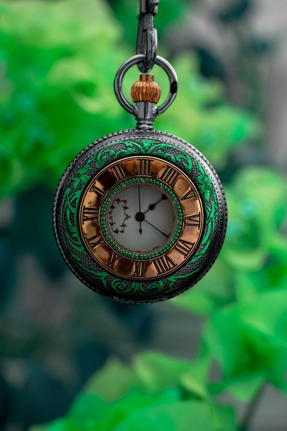 1000x1500 Gold and silver pocket watch photo