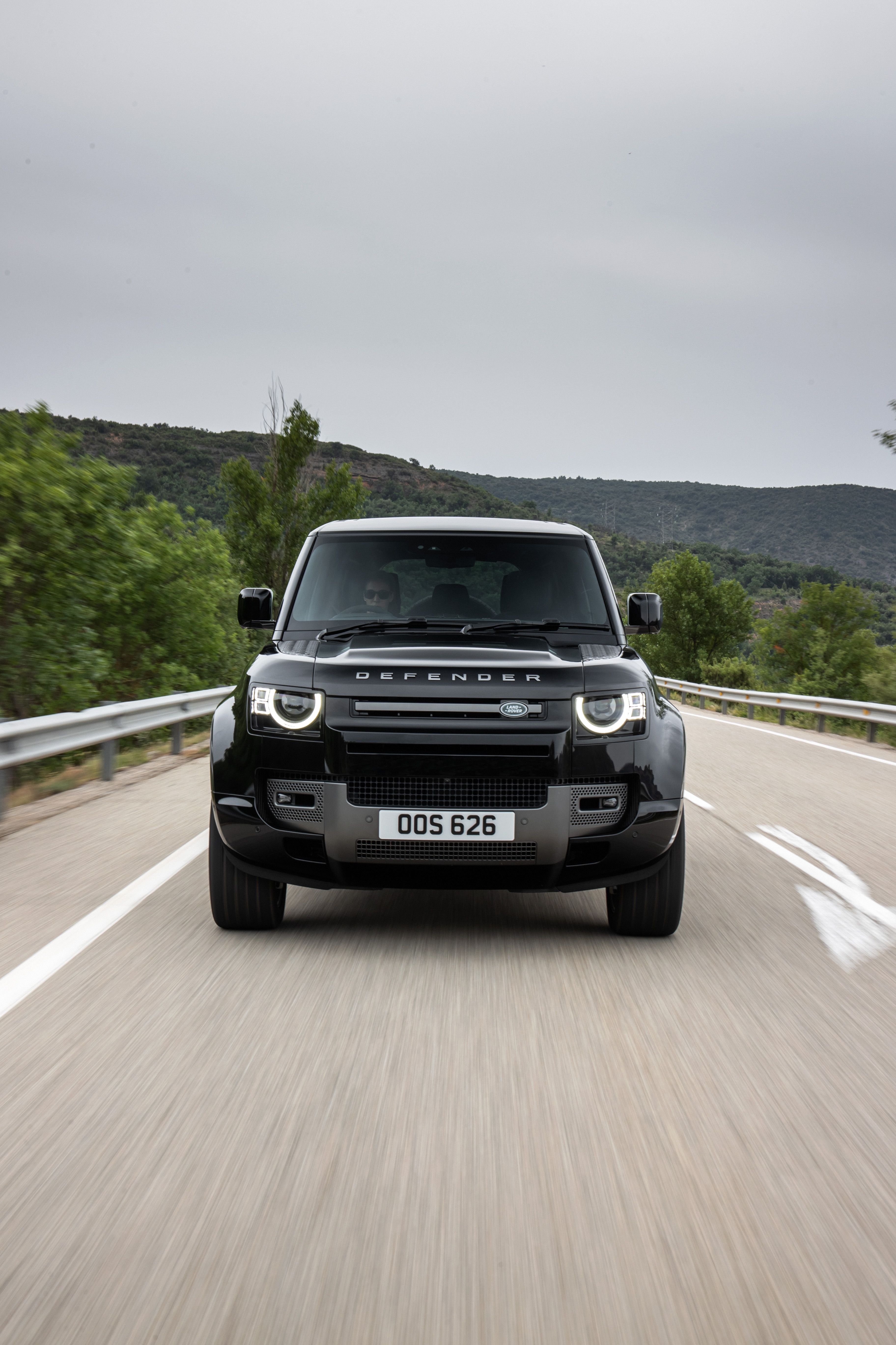 3648x5472 DEFENDER 110 V8 IMAGES. Land Rover Media Newsroom