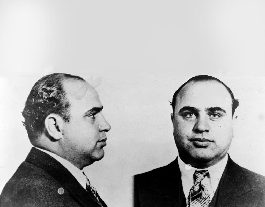 1024x800 Grayscale photo of man in coat, Al Capone HD wallpaper