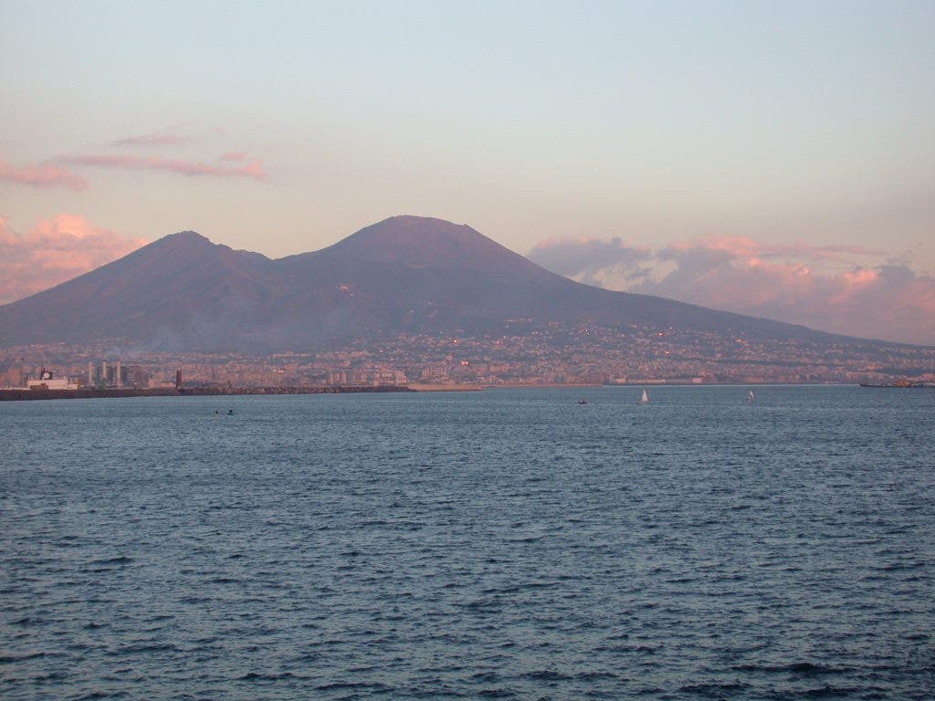 1024x768 Volcanoes in Italy: the complete guide