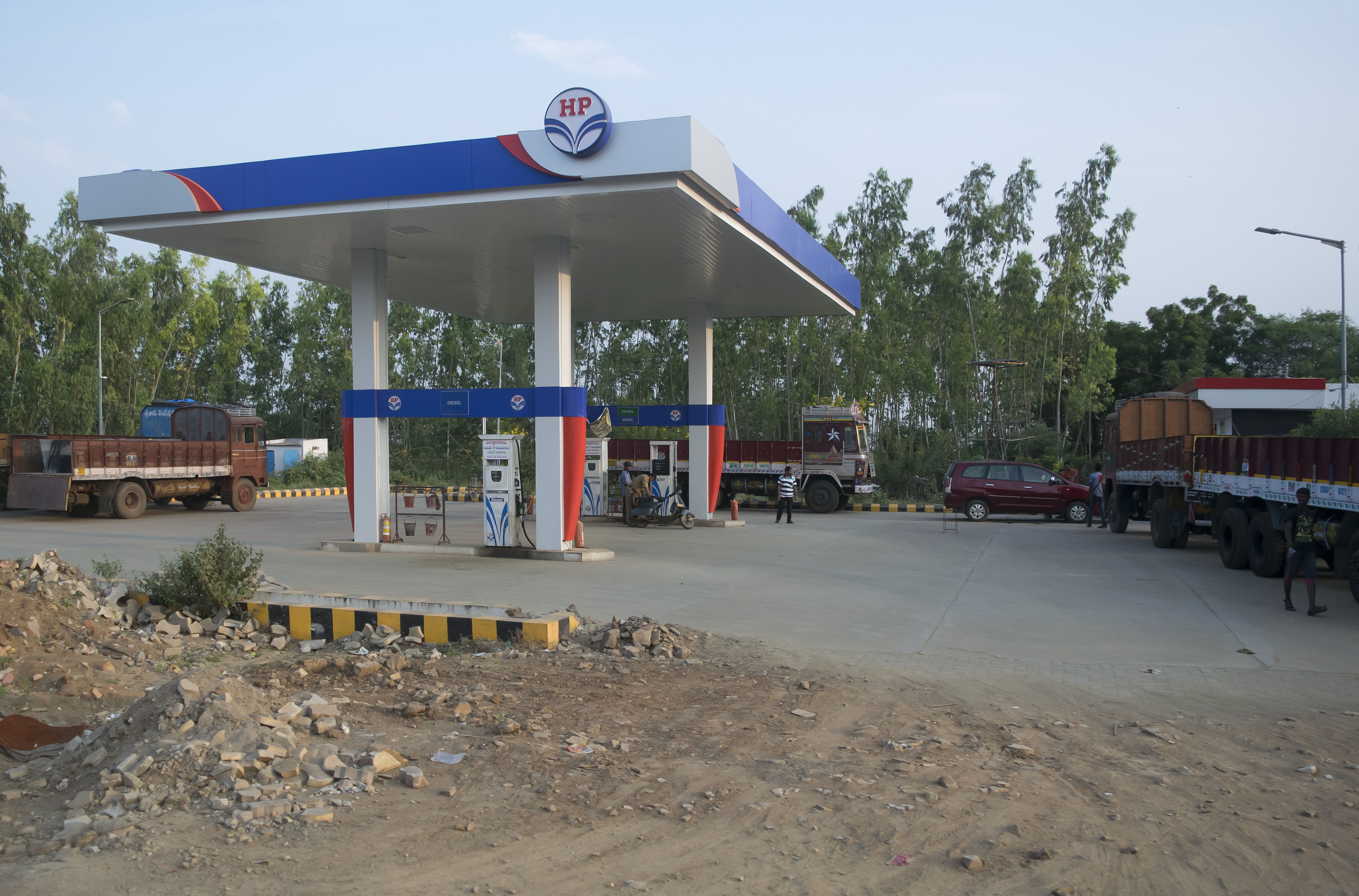 5375x3544 HP Petrol Bunk