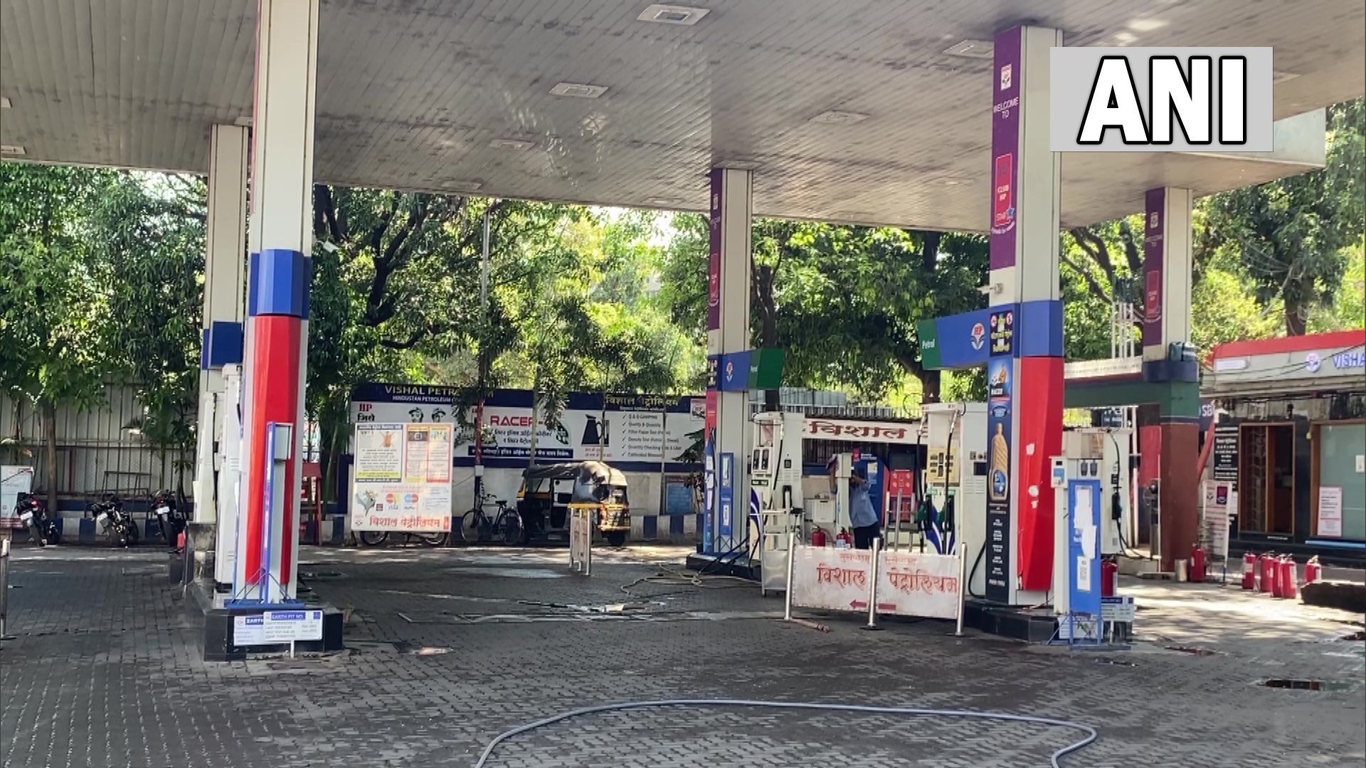 1920x1080 ANI on X: Maharashtra. Petrol pump owners in Nashik city closed their outlets yesterday in protest against the police's decision to take legal action against dealers if they sell petrol to