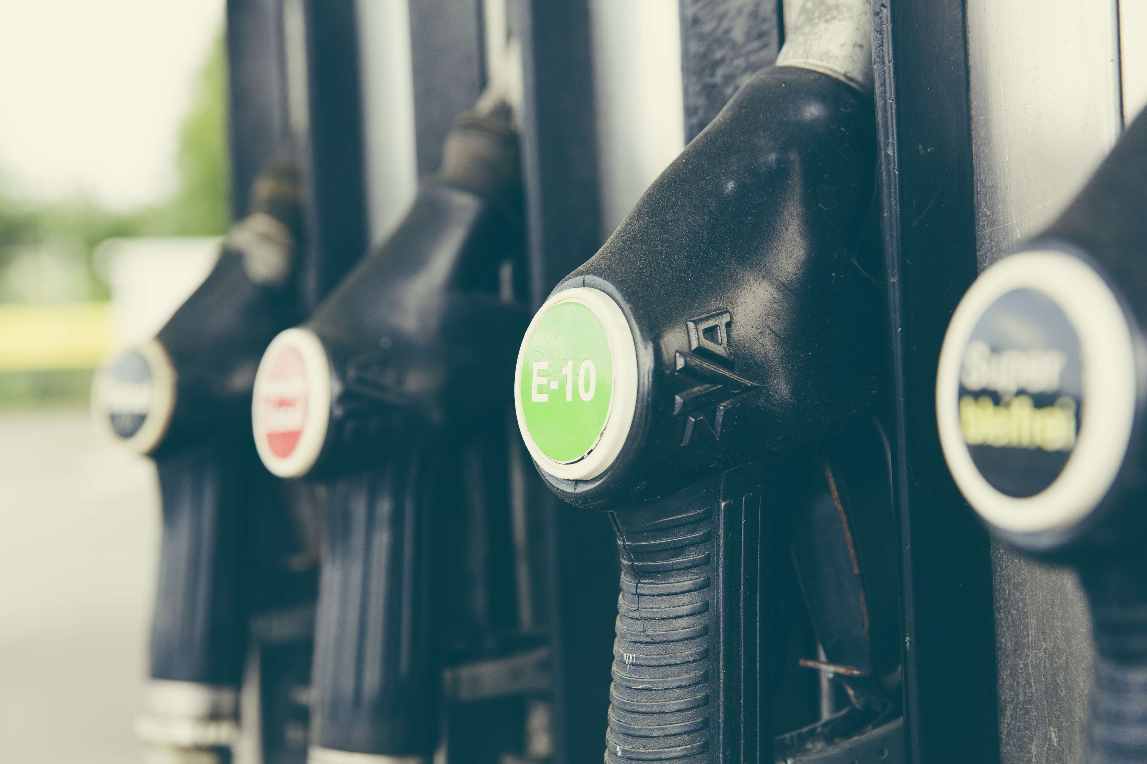 3840x2560 environment, filling station, fuel, fuel dispenser, garage, gas pump, gas station, gasoline, gasoline pump, gasoline station, oil, petrol, petrol pump, petrol station, sustainable 4k wallpaper