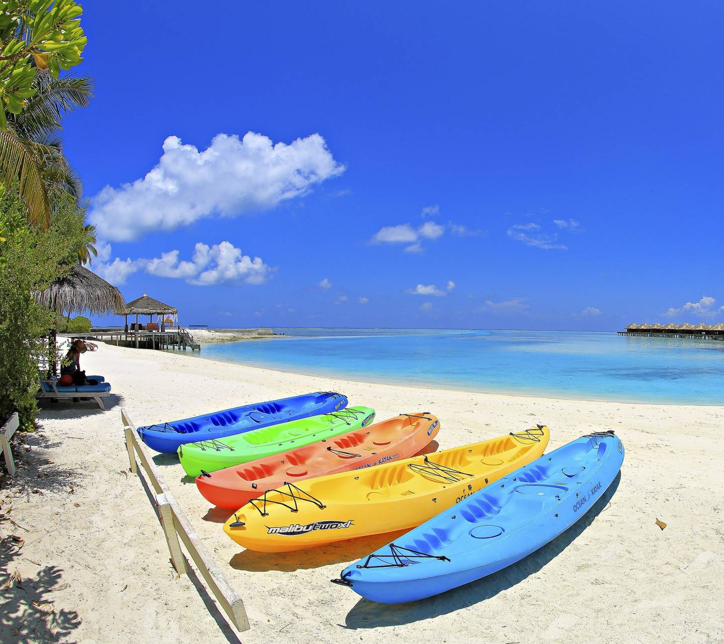 1439x1280 Beach Paradise Wallpaper