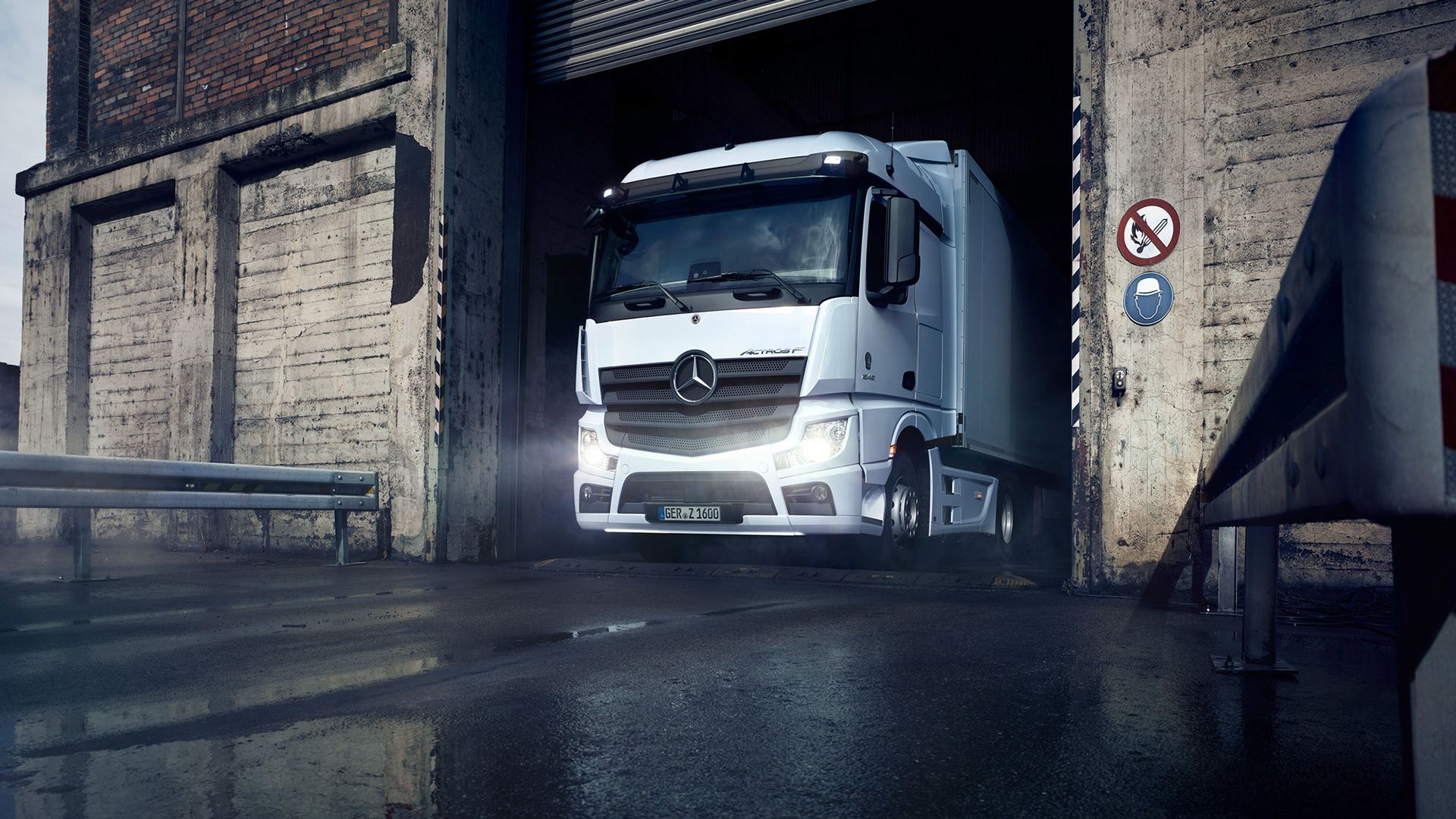 1920x1080 Mercedes Benz Actros F Campaign