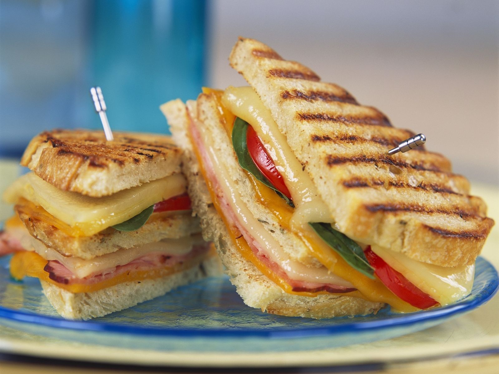 1600x1200 Grilled Club Sandwich recipe. Eat Smarter USA