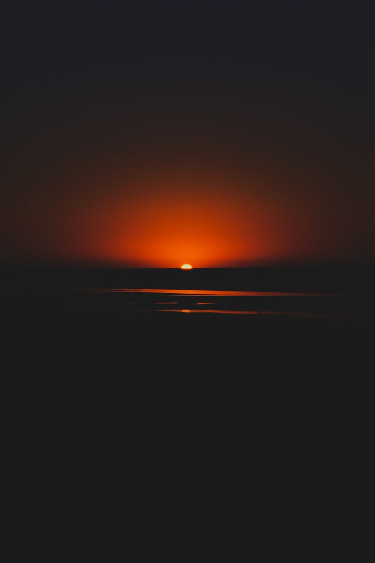 736x1104 PiggyBlue. Sunset picture, Sunrise photography, Silhouette painting