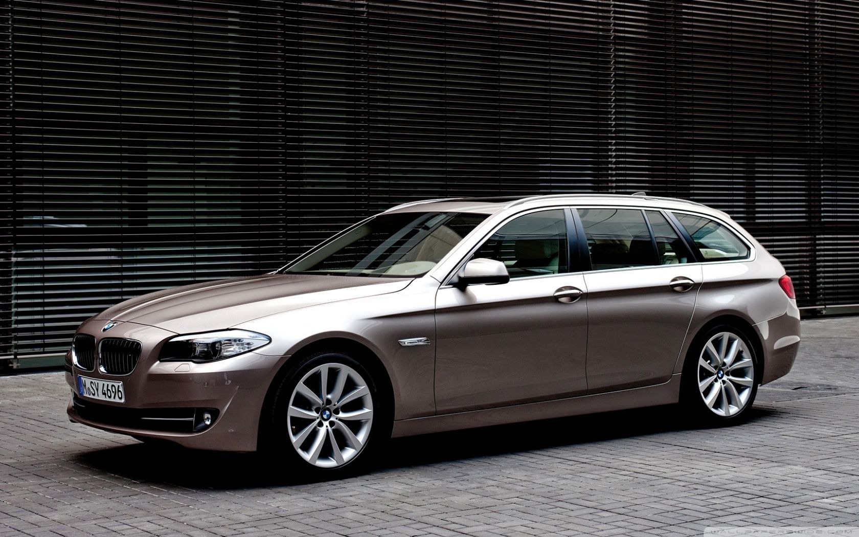 1680x1050 BMW 5 Series Touring 520D In Milano Beige Ultra HD Desktop Background Wallpaper for 4K UHD TV : Tablet