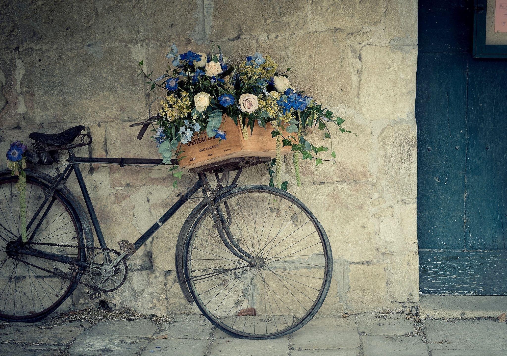 2048x1438 Bicycle Desktop Wallpaper