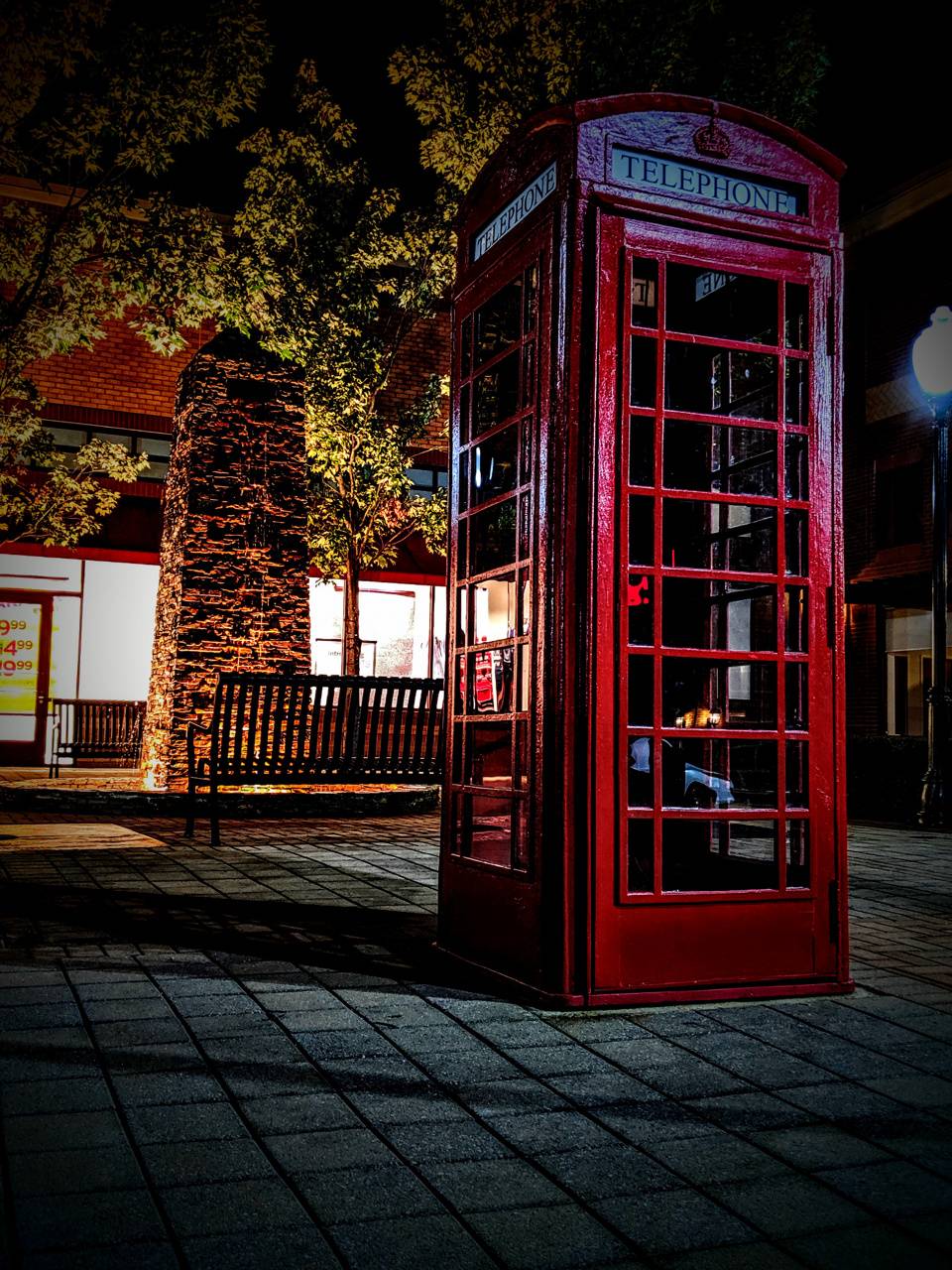 960x1280 Phone Booth Wallpaper