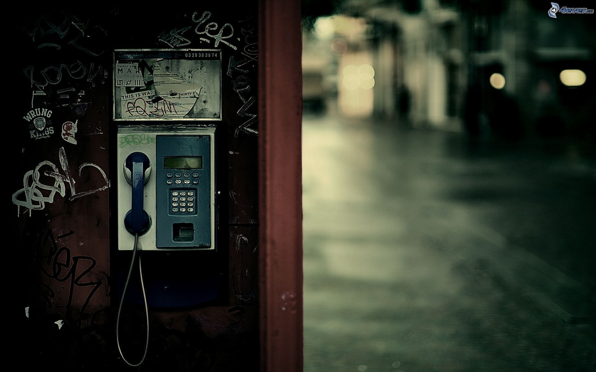 1920x1200 Telephone booth