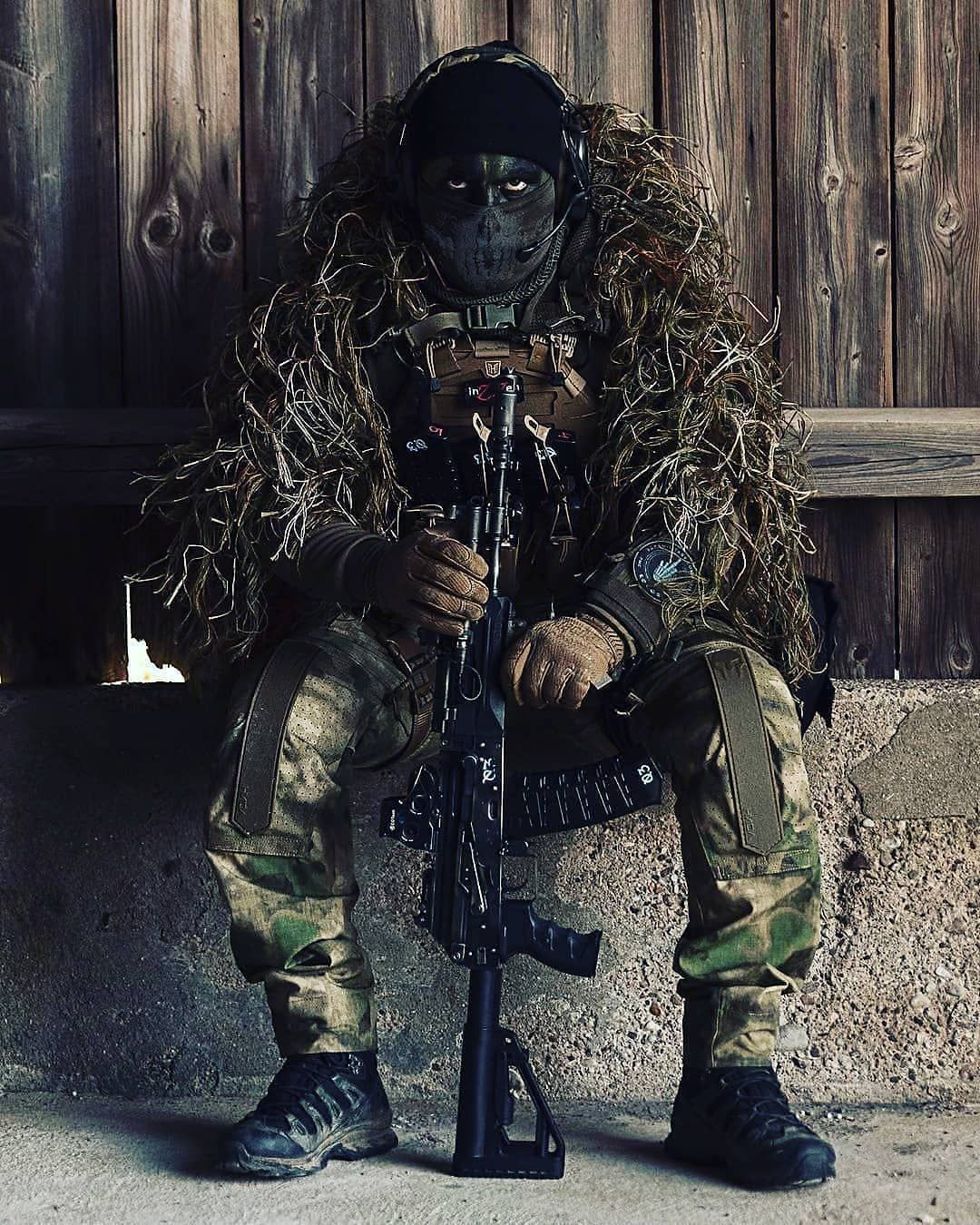 1080x1350 Marcos Commando Wallpaper