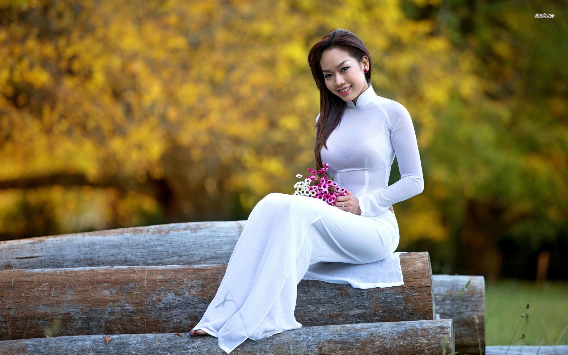 1920x1200 Cute asian girl in a white long dress wallpaper wallpaper