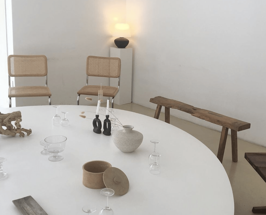 1090x884 MINIMALISTIC WHITE INSTAGRAMMABLE CAFES IN SEOUL, SOUTH KOREA