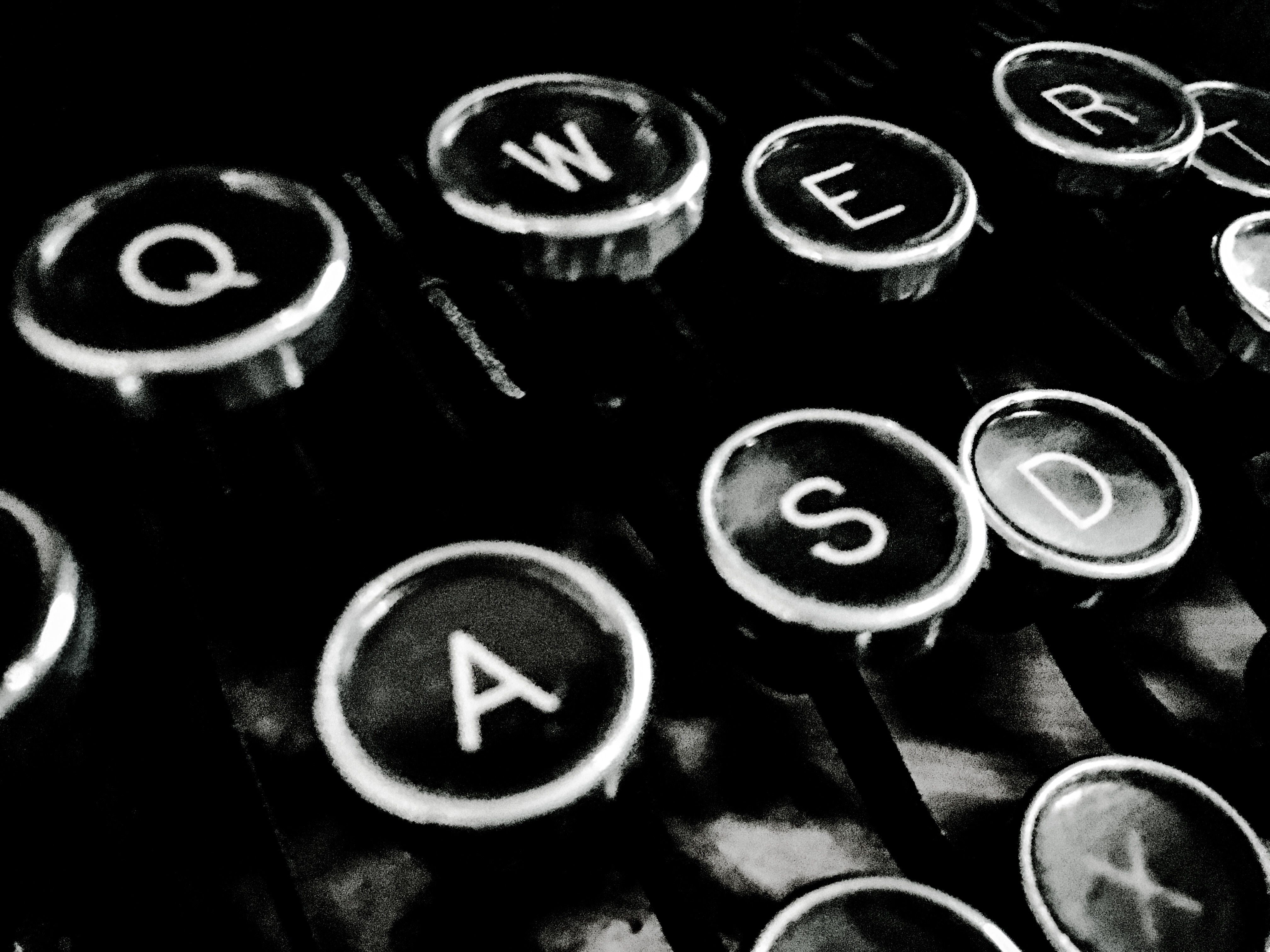 4032x3024 QWERTY