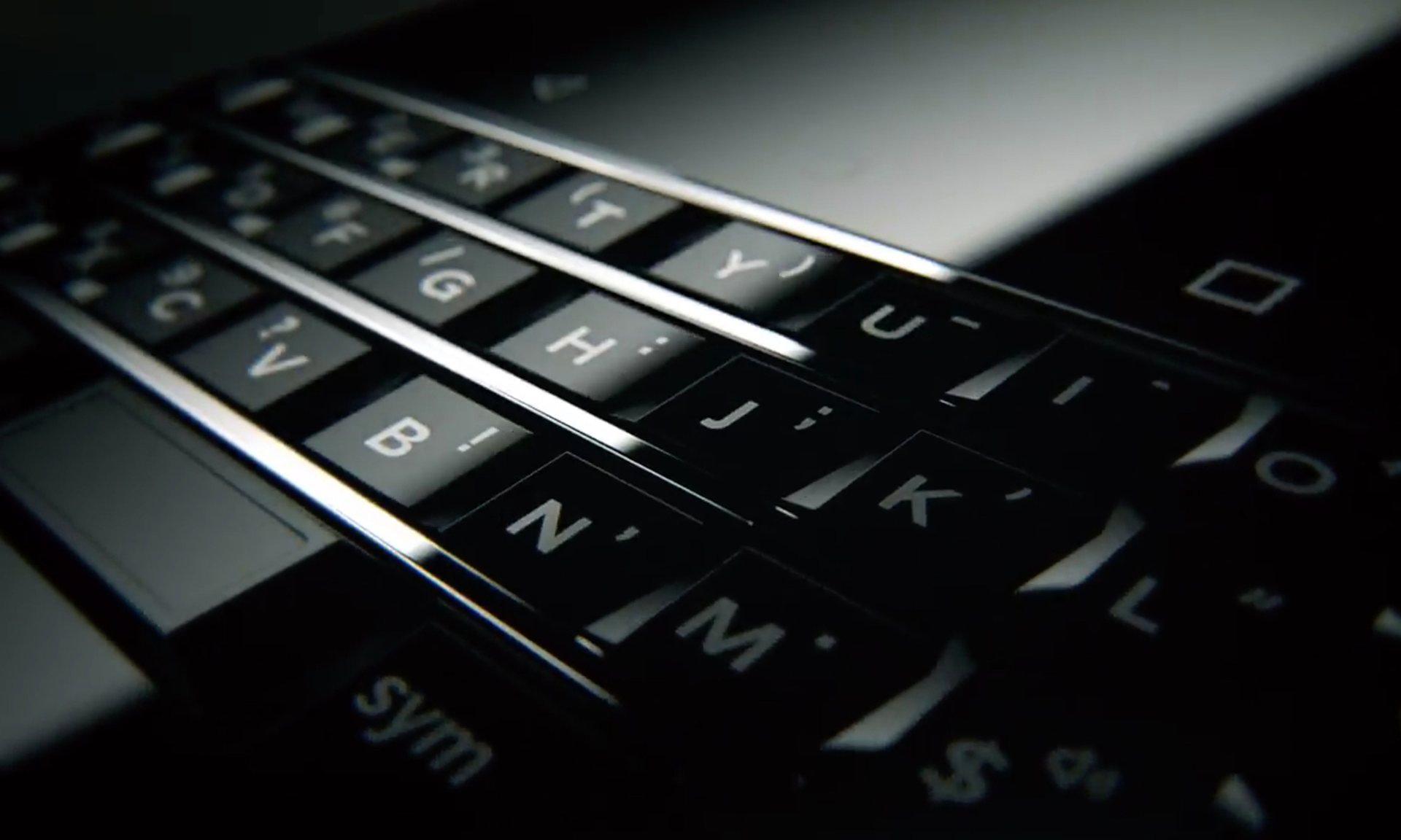 1920x1152 New BlackBerry 'Mercury' Brings Back Old School QWERTY Keyboard And Features Fingerprint Scanner
